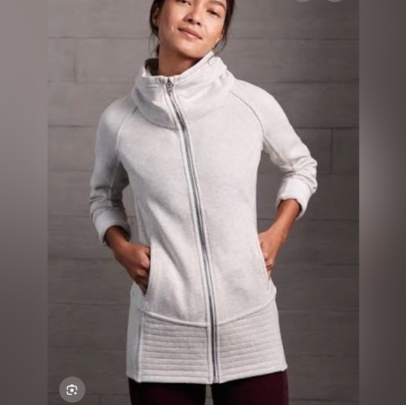 Lululemon Radiant Funnel Sweatshirt - Picture 2 of 6
